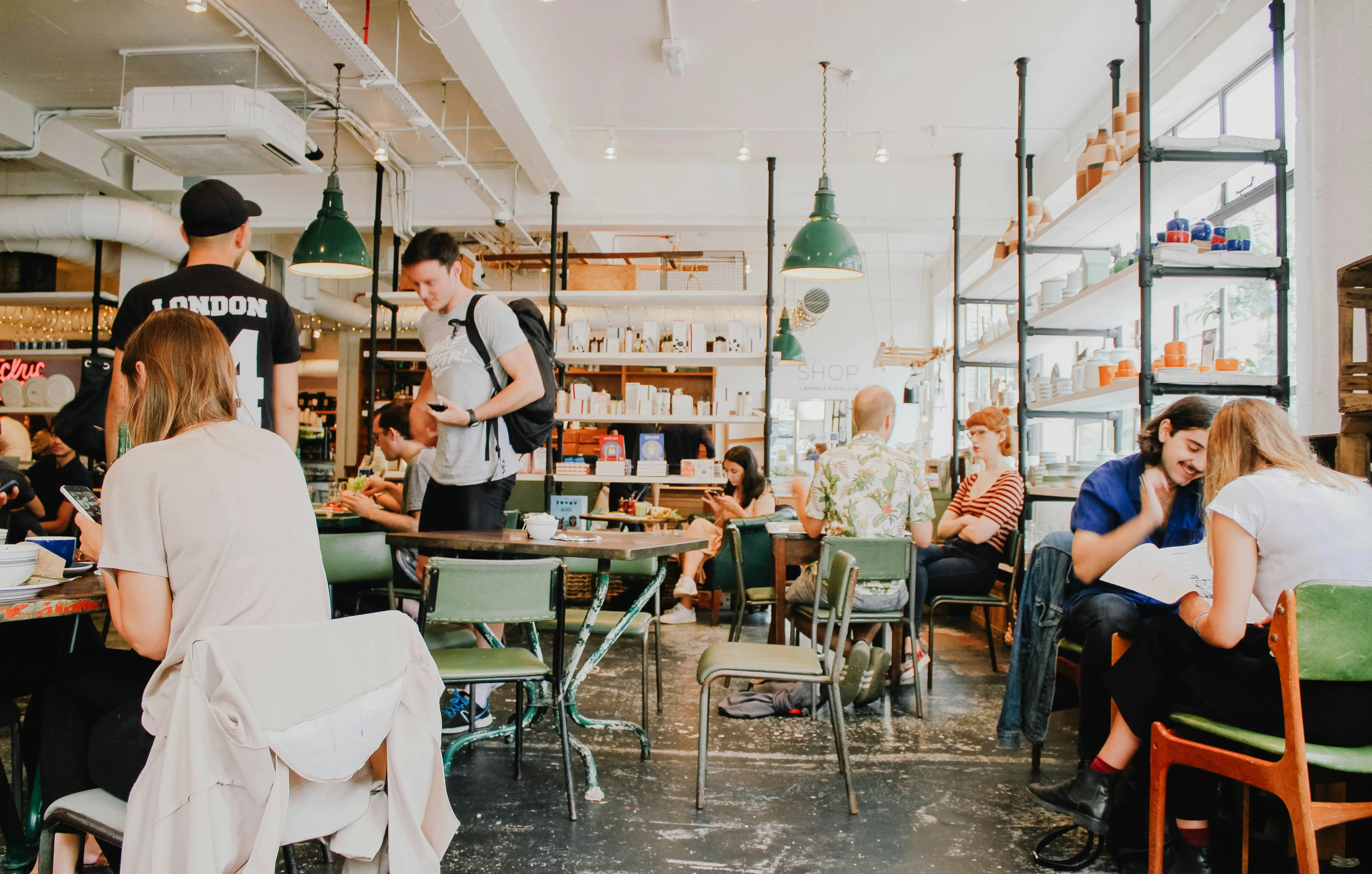busy café